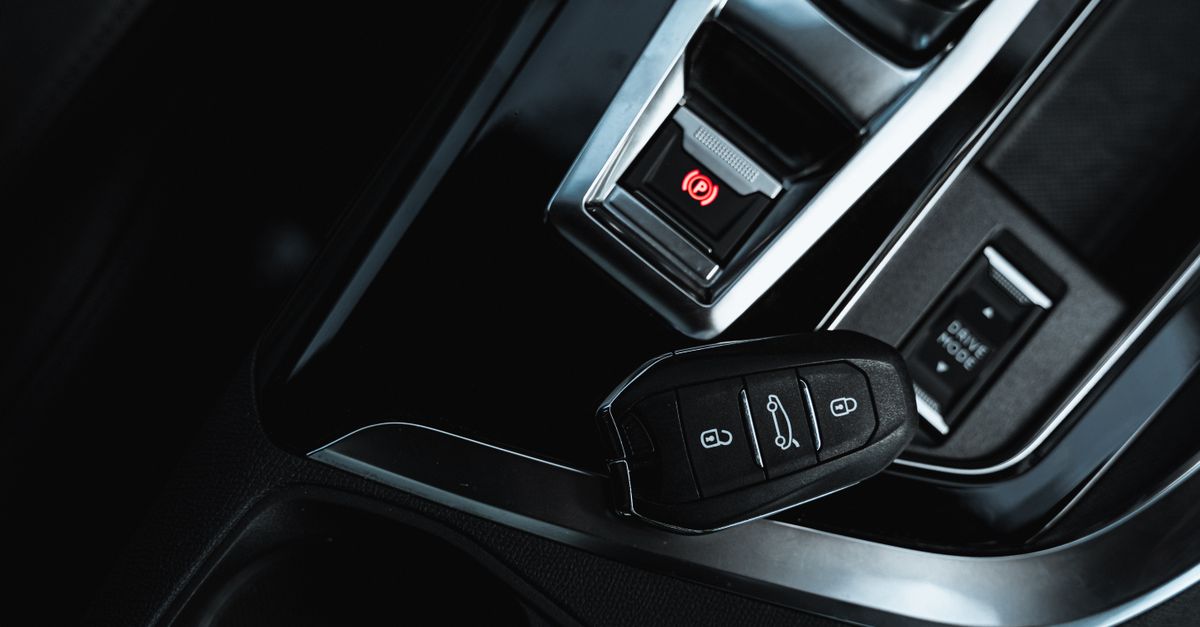Honda car key fob — מנעולן בפתח תקווה