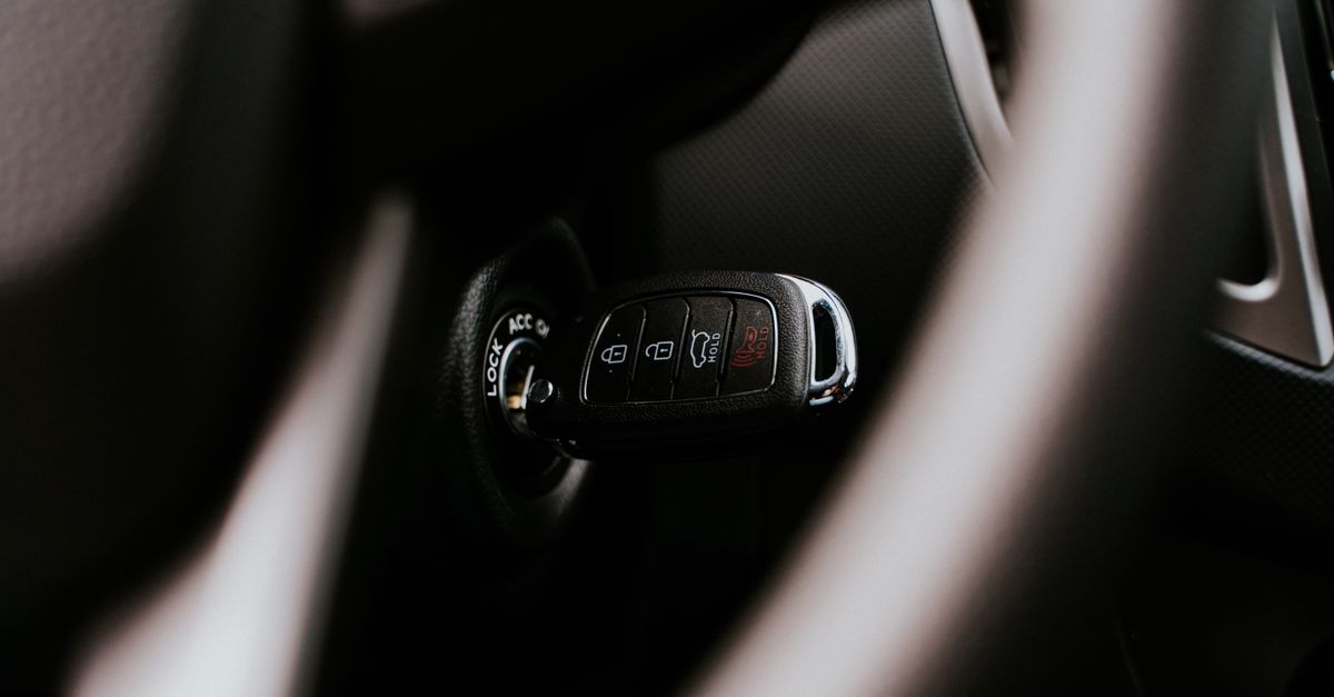 Hyundai car key fob — מנעולן בפתח תקווה