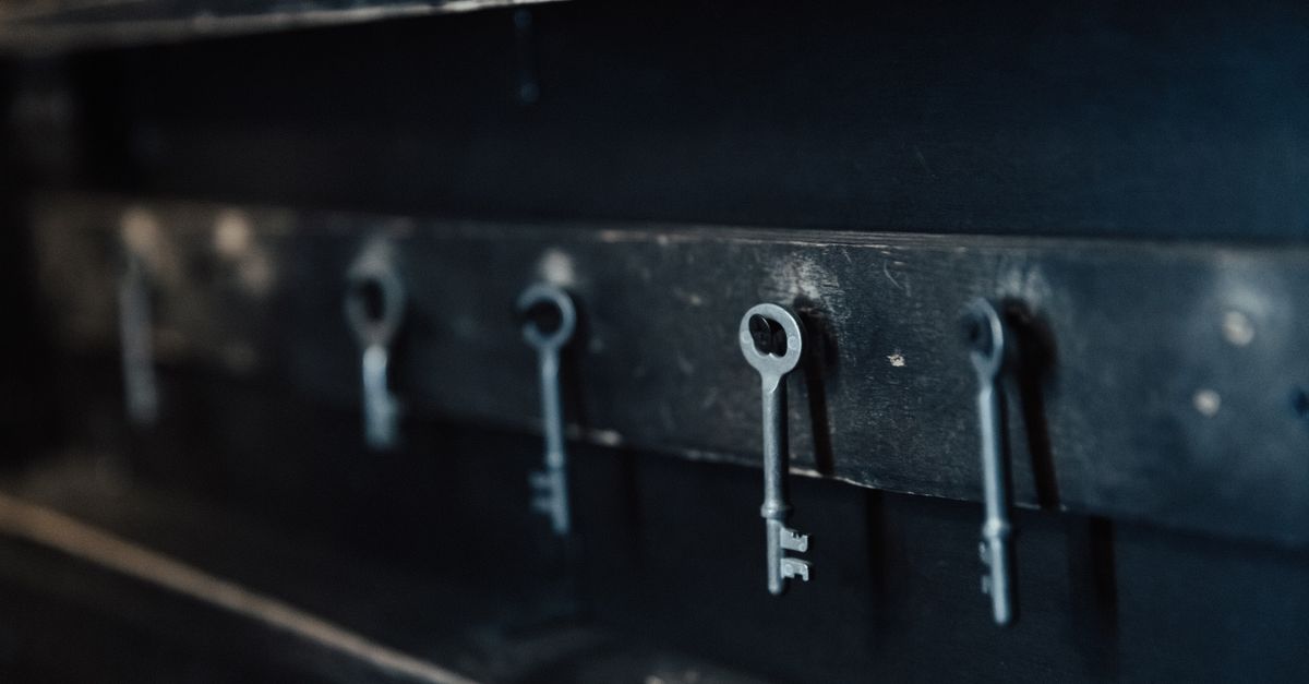 locksmith shop keys — מנעולן בפתח תקווה