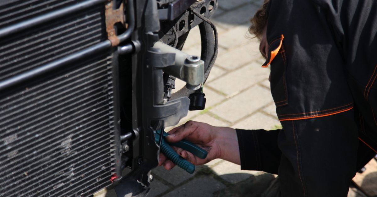 locksmith service technician — מנעולן בפתח תקווה